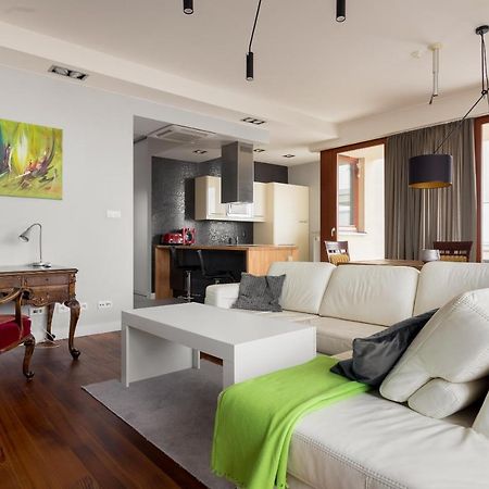 Hlonda Deluxe Apartment With Terrace Warschau Buitenkant foto