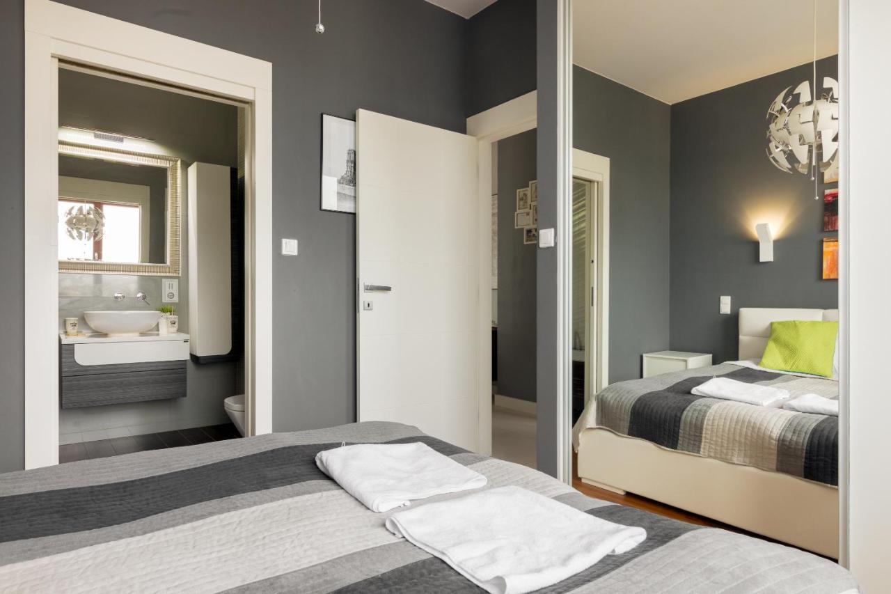 Hlonda Deluxe Apartment With Terrace Warschau Buitenkant foto