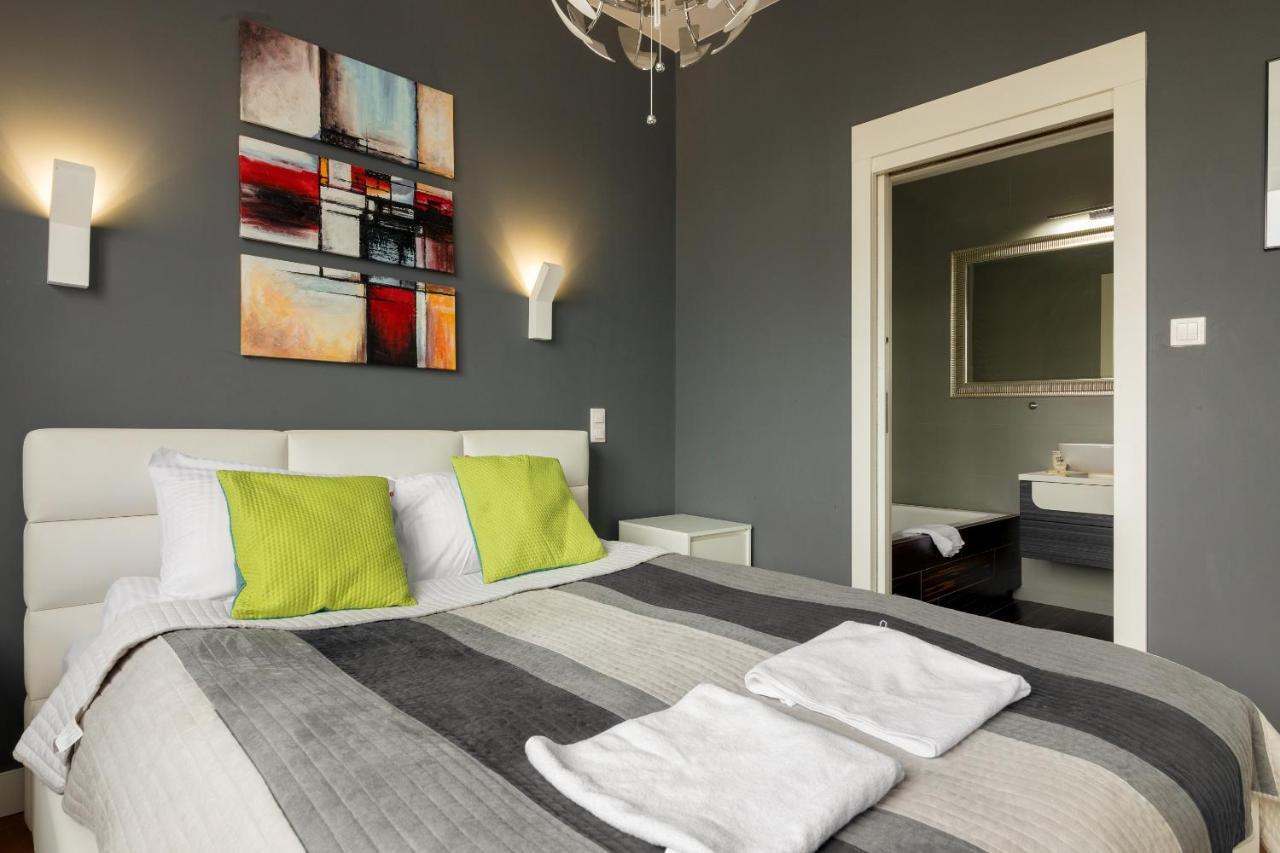 Hlonda Deluxe Apartment With Terrace Warschau Buitenkant foto