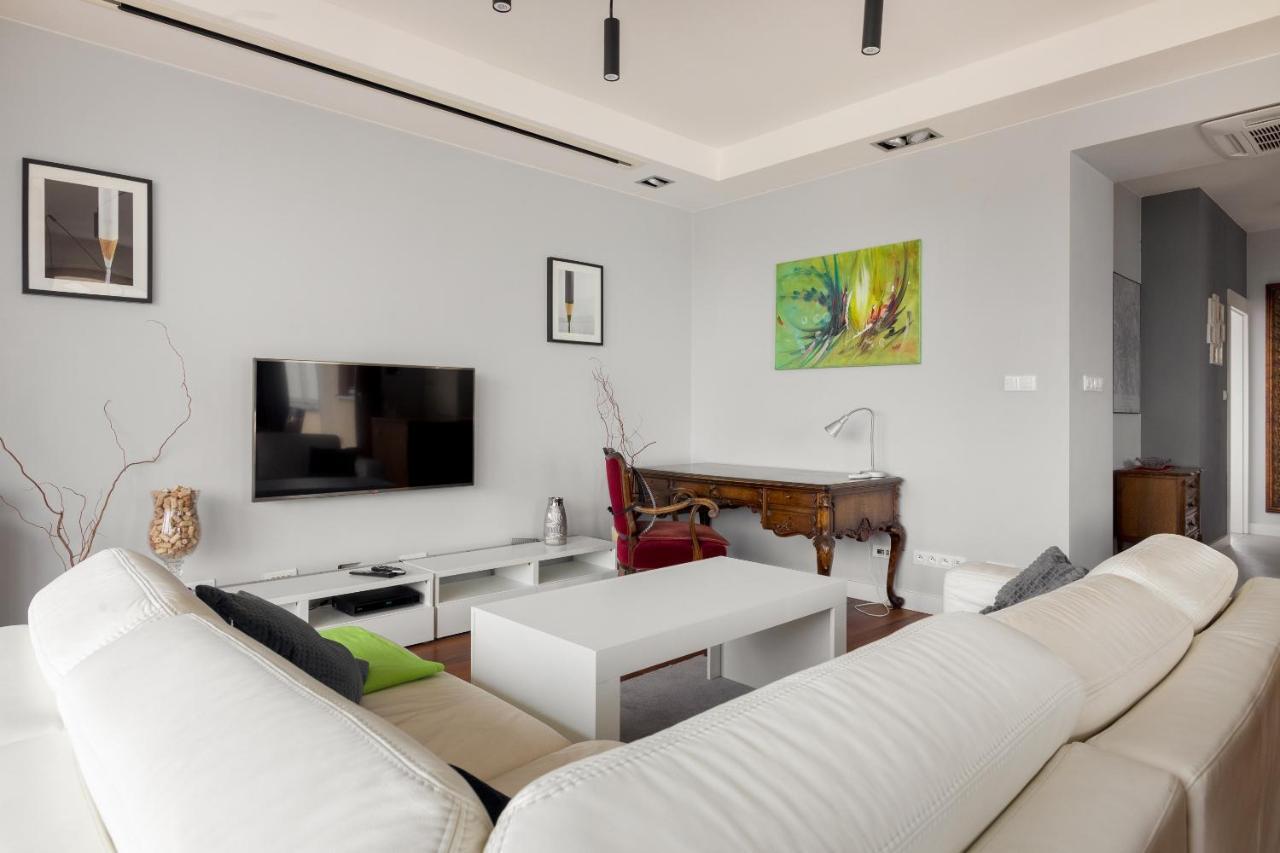 Hlonda Deluxe Apartment With Terrace Warschau Buitenkant foto