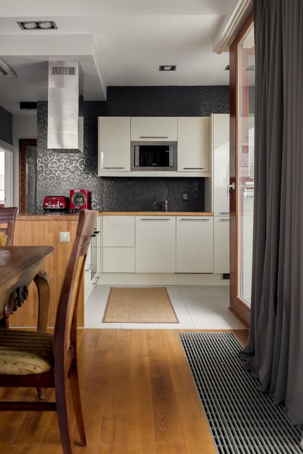 Hlonda Deluxe Apartment With Terrace Warschau Buitenkant foto